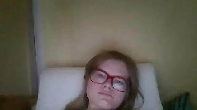 Moonolighta from StripChat is Freechat