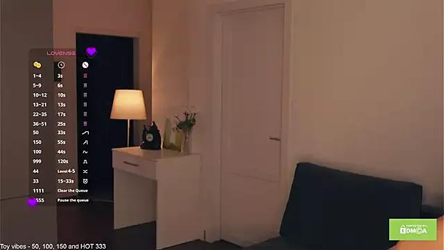 MoonSonatat from StripChat