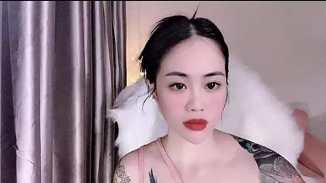 Moonstone77 from StripChat is Freechat
