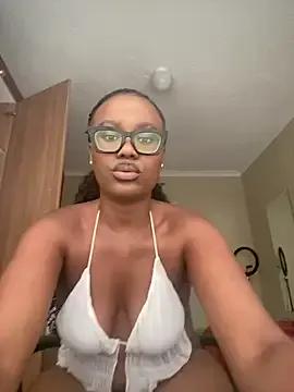 Moonzy77 from StripChat