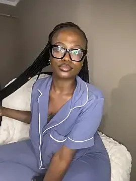 Moonzy77 from StripChat is Freechat