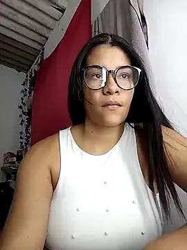 MORENA-LATINA from StripChat is Freechat