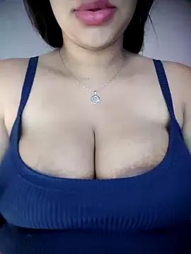morenacasada_sigilo from StripChat is Freechat