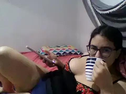 MorenaPotiguar from StripChat is Freechat