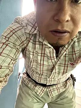 Morrohot13 from StripChat