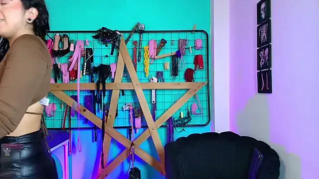 Mrmia_bdsm_extreme from StripChat