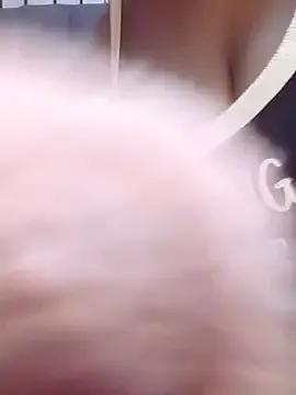 MrsMxx25 from StripChat