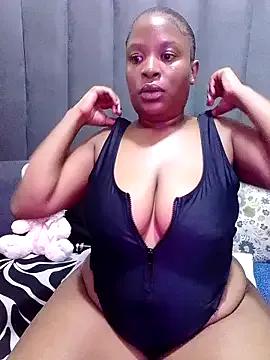 MrsMxx25 from StripChat