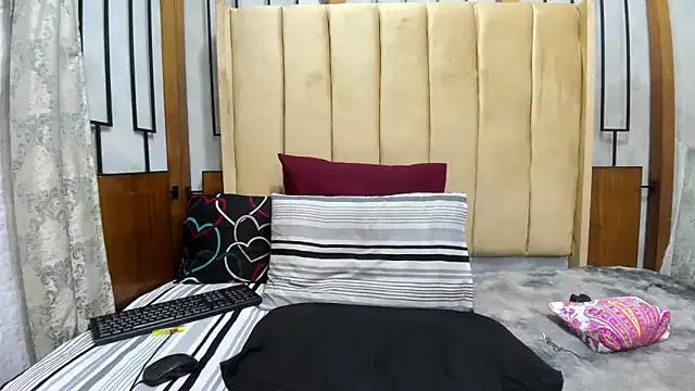 MrsMxx25 from StripChat