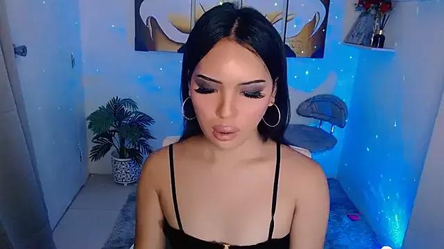 MS_LUNA from StripChat is Freechat