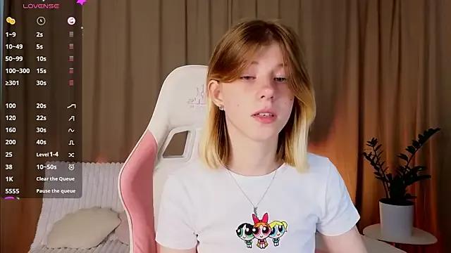 MuraLuxa from StripChat is Freechat