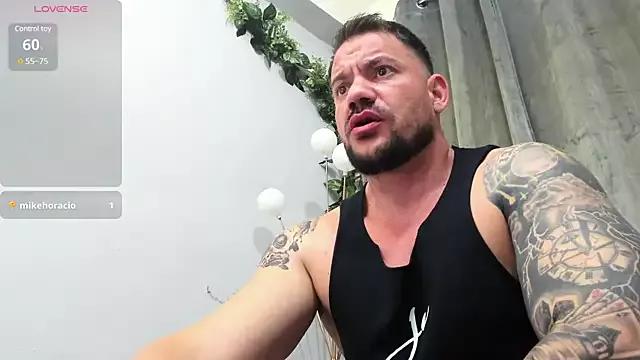 musclemonster31 from StripChat is Freechat
