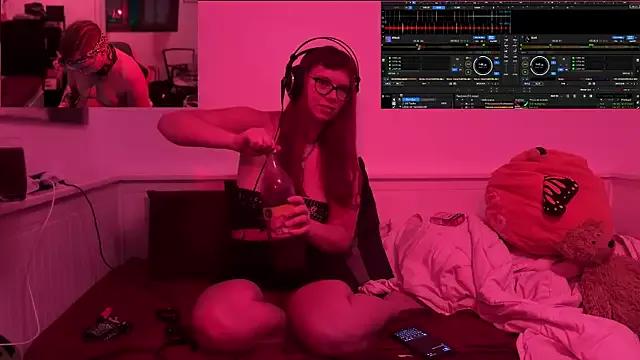 Try our streaming cams variety and talk on a personal level with our adorable girls streamers, showing off their bountiful shapes and dildos.