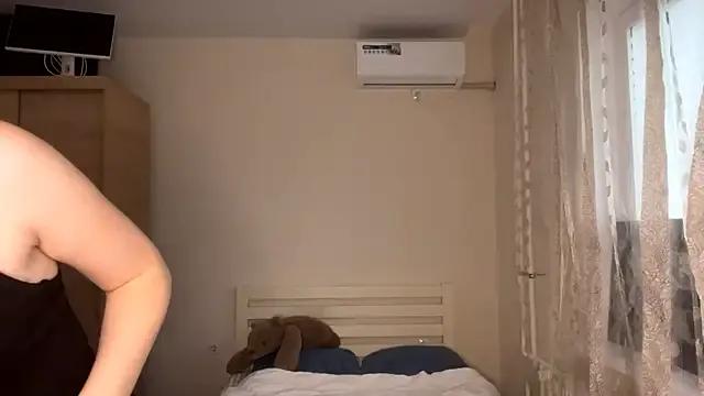 MyraLitterers from StripChat is Freechat