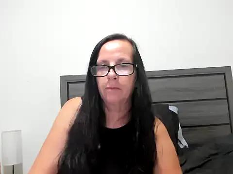 mysteriouspeachgoddess from StripChat is Freechat