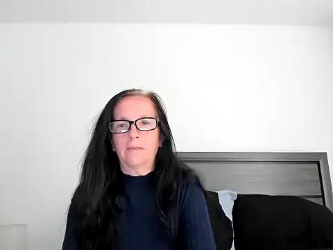 mysteriouspeachgoddess from StripChat is Freechat