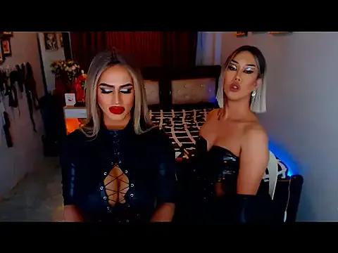 MystiqueQueen from StripChat
