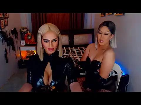 MystiqueQueen from StripChat is Freechat