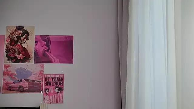 Try our streaming cams variety and talk on a personal level with our adorable girls streamers, showing off their bountiful shapes and dildos.