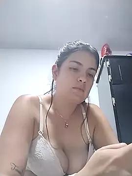 Naiara_Love from StripChat is Freechat