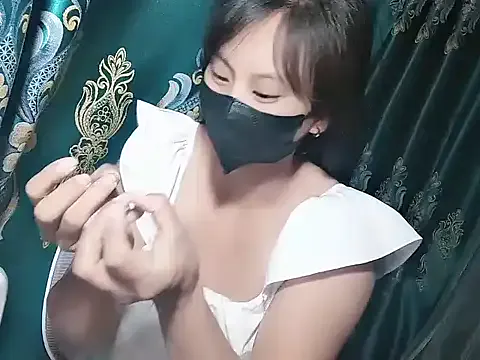 Nana569 on StripChat 