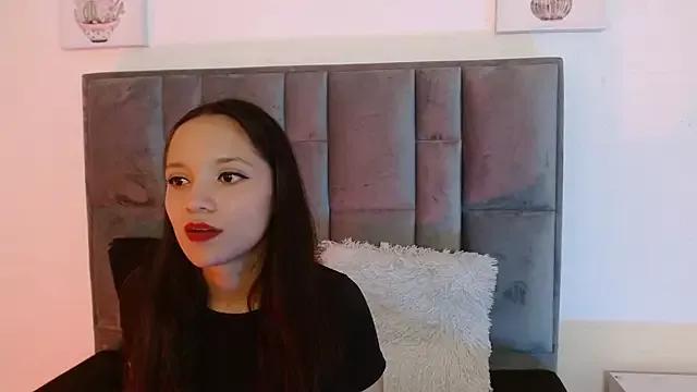 NanamiBrowwn from StripChat is Freechat