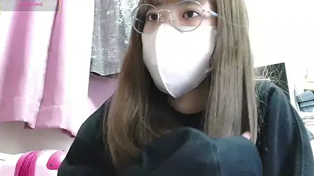 nanasechan73 from StripChat