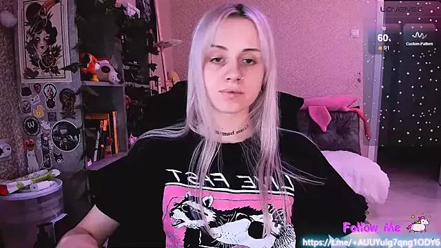Try our streaming cams variety and talk on a personal level with our adorable girls streamers, showing off their bountiful shapes and dildos.