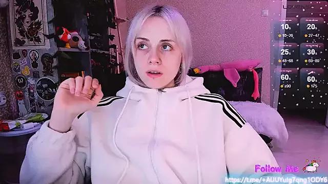 NaniMoore from StripChat is Freechat