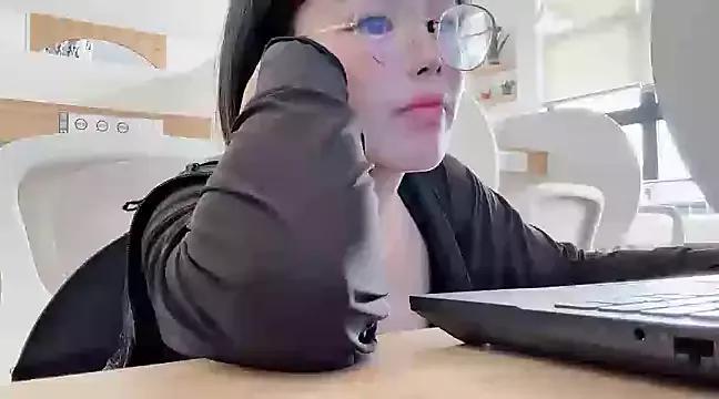 nansile-520 from StripChat