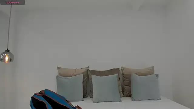 naomi_blaze from StripChat is Freechat