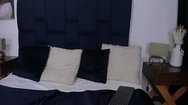 naomi_queen2 from StripChat is Freechat