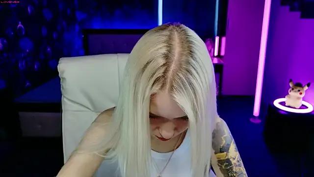Try our streaming cams variety and talk on a personal level with our adorable girls streamers, showing off their bountiful shapes and dildos.
