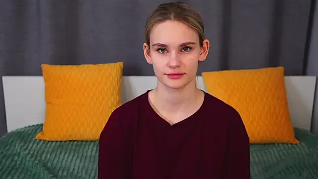 NaomiSweetheart from StripChat is Freechat