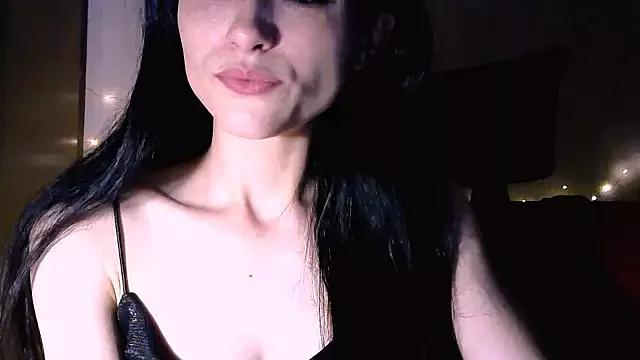 NaomiWales from StripChat is Freechat