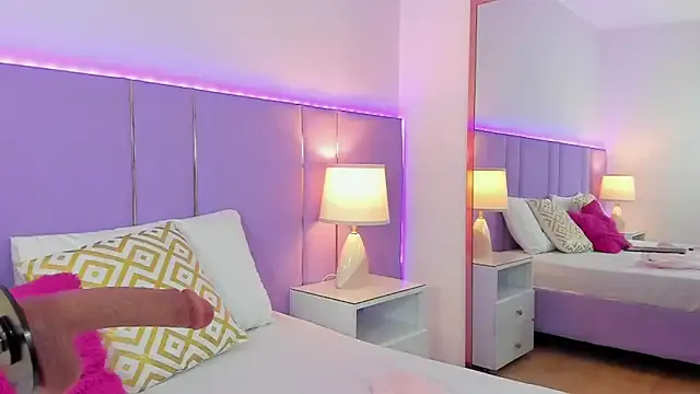 Naomy_Torres from StripChat is Freechat