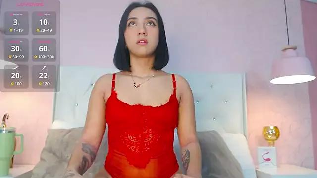 NaomyRichards from StripChat is Freechat