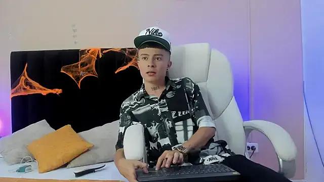 Nascary_Fox from StripChat