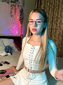 Try our streaming cams variety and talk on a personal level with our adorable girls streamers, showing off their bountiful shapes and dildos.