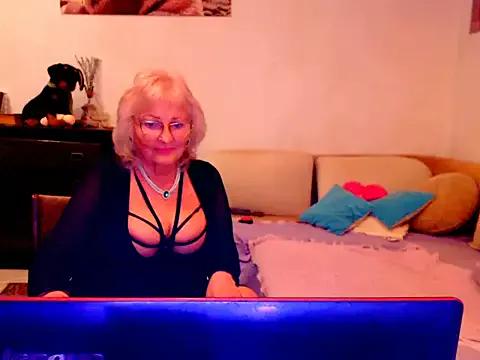 Try our streaming cams variety and talk on a personal level with our adorable girls streamers, showing off their bountiful shapes and dildos.