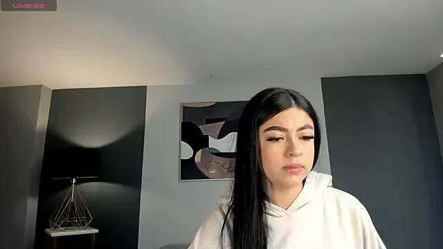 NataliaGaret from StripChat is Freechat