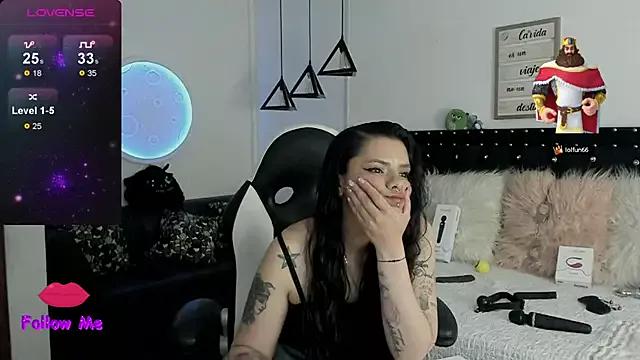 Try our streaming cams variety and talk on a personal level with our adorable girls streamers, showing off their bountiful shapes and dildos.