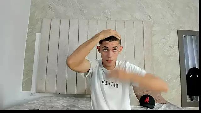 nathan_shimmer from StripChat is Freechat