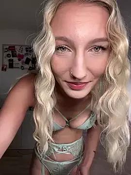 NattieBoo from StripChat