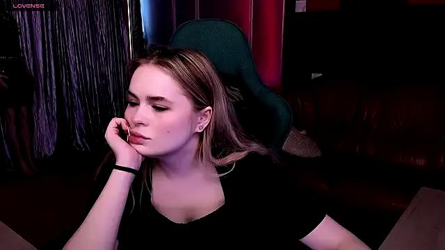 Naughty_msJessi from StripChat is Freechat