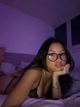 NaughtyNicoleee from StripChat is Freechat