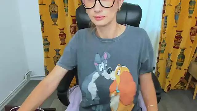 NaughtyWifey1 from StripChat is Freechat