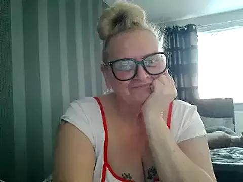Nawty-Blonde-Nymph from StripChat is Freechat
