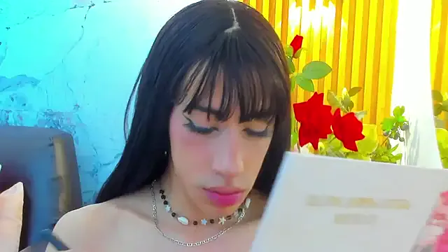 Nayla_Monroee from StripChat is Freechat