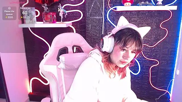 Try our streaming cams variety and talk on a personal level with our adorable girls streamers, showing off their bountiful shapes and dildos.